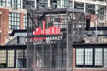 Lavish Suites - Two Story Loft - Downtown Toronto Apartment
