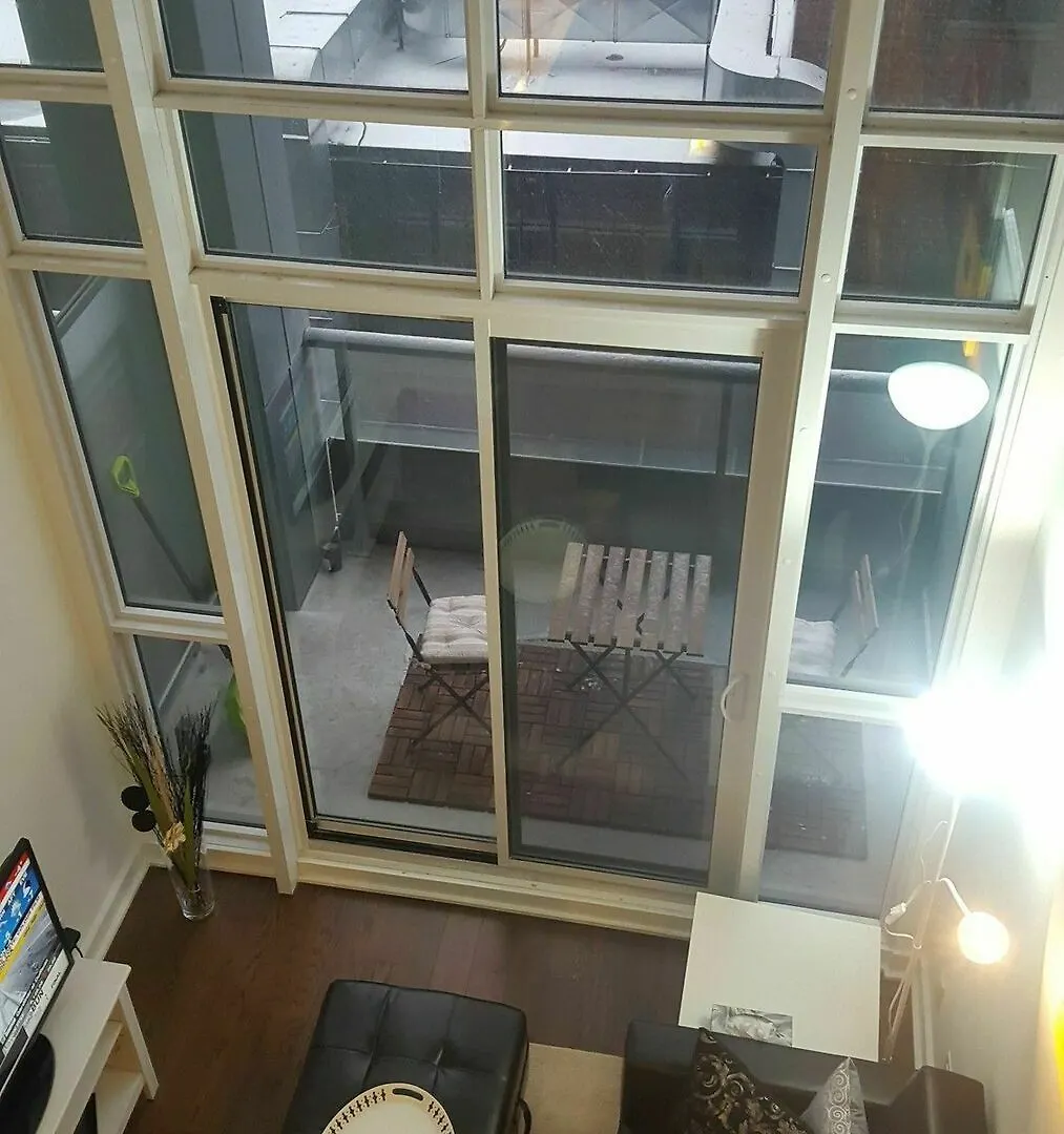 Lavish Suites - Two Story Loft - Downtown Toronto