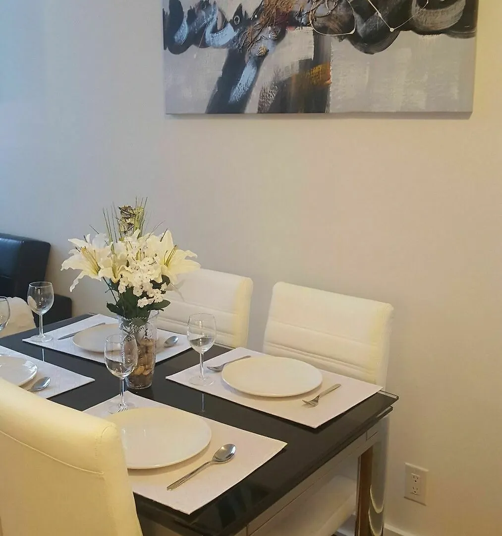 Lavish Suites - Two Story Loft - Downtown Toronto Apartment